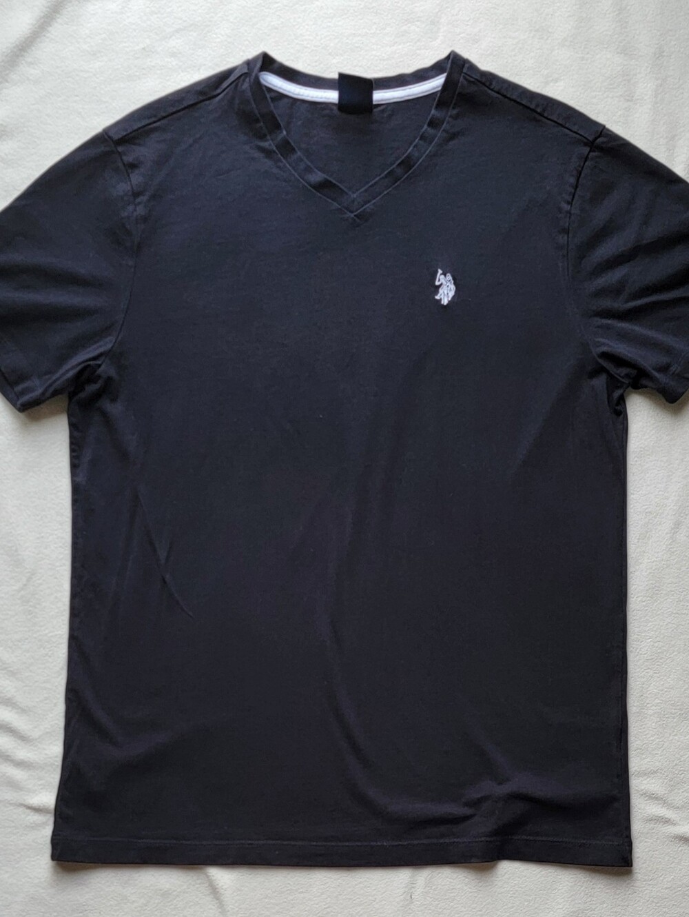 Men's Black V-Neck Short Sleeve Shirt
